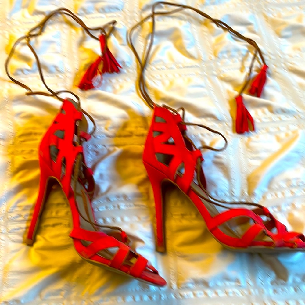 Beautiful tie up heels